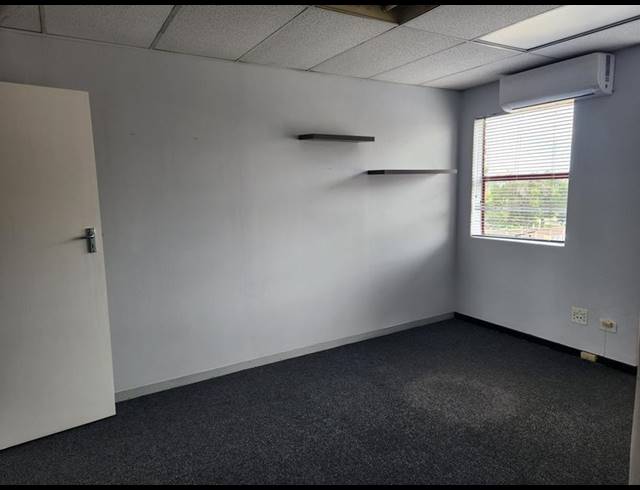 OFFICE FOR SALE IN WELTEVREDEN PARK